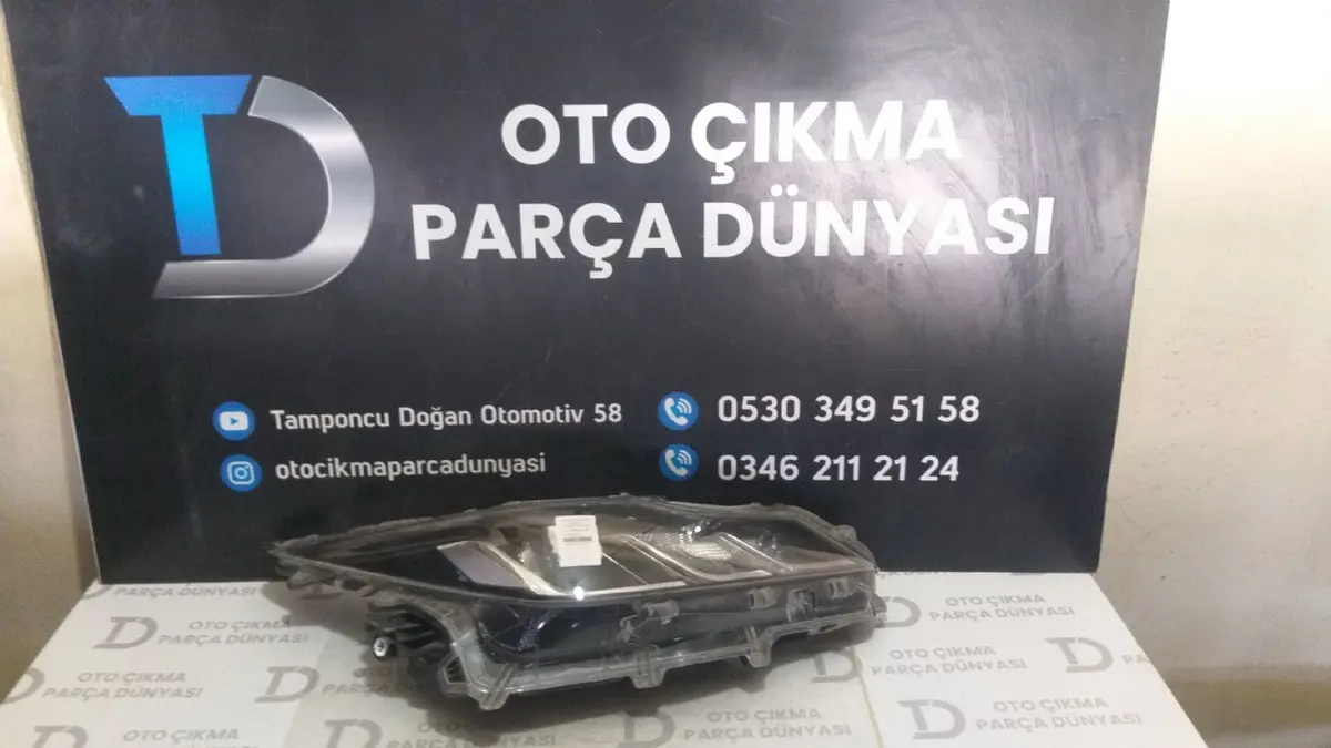 Toyota Corolla Sağ Far 19-24