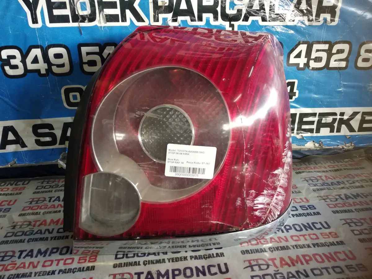 Toyota Avensis Sağ Stop Orjinal Çıkma 06-08