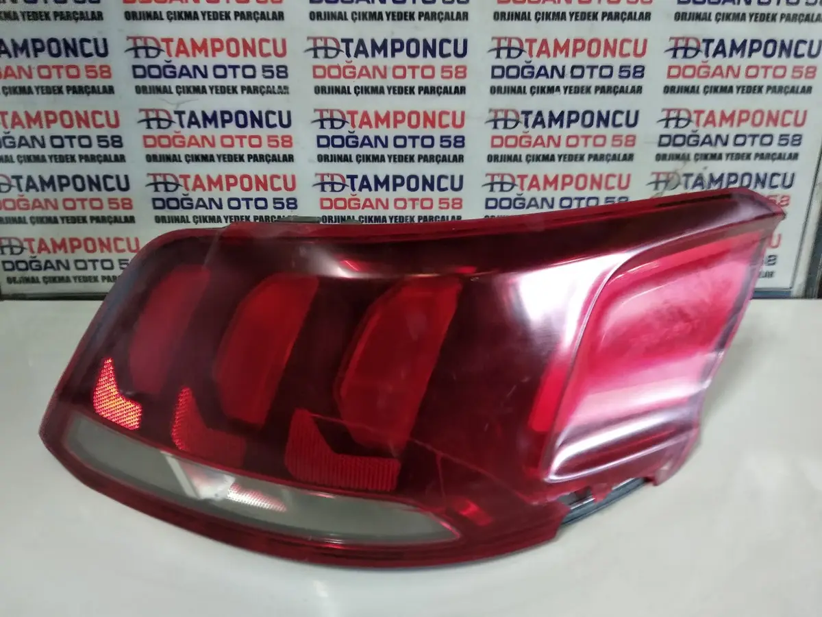 Peugeot 301 Sağ Stop Orjinal Çıkma 17