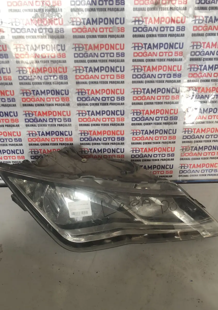 Seat Leon Sağ Far 12-20