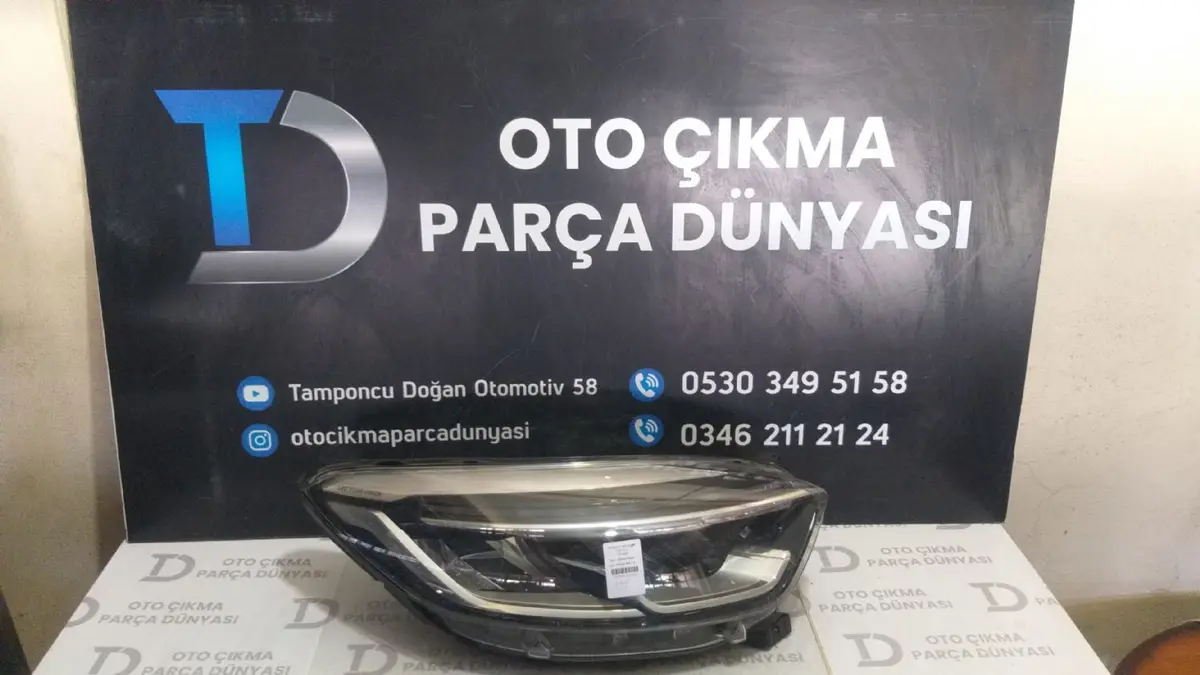 Renault Captur Sağ Far 12-13