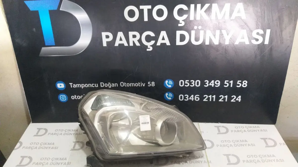 Nissan Qashqai Sağ Far 07-10
