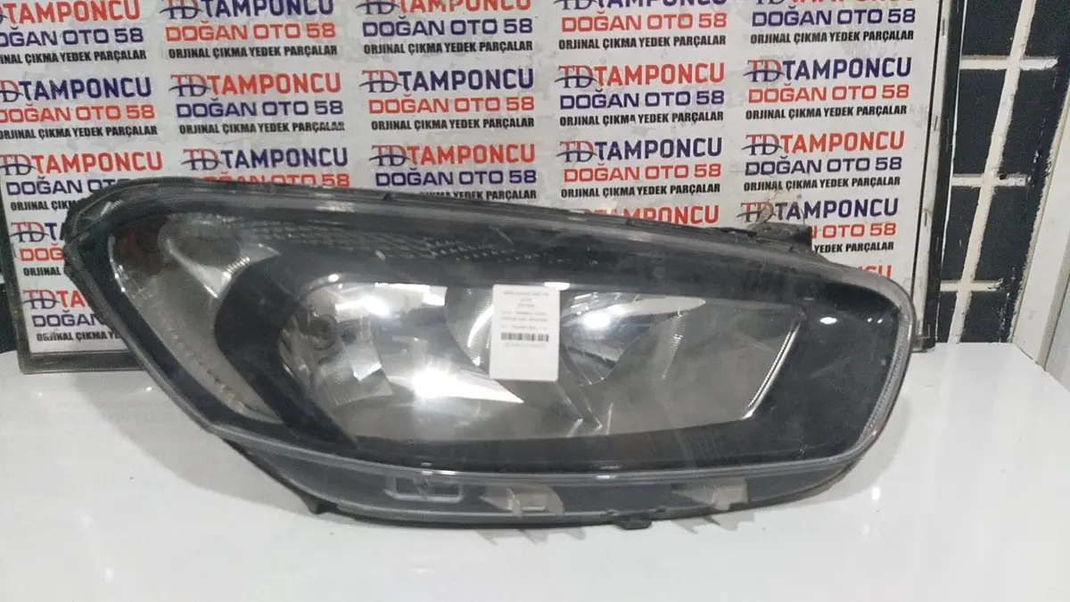 Ford Courier Sağ Far Siyah 14-18
