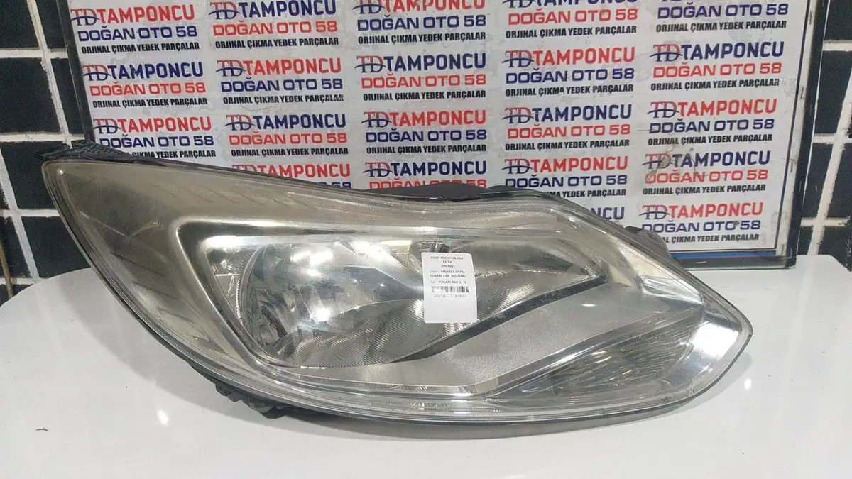 Ford Focus 3 Sağ Far Merceksiz 12-14
