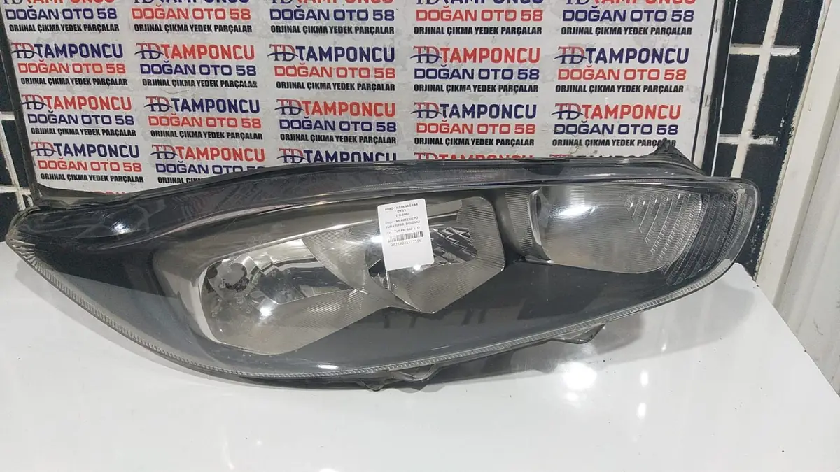 Ford Fiesta Sağ Far 09-13