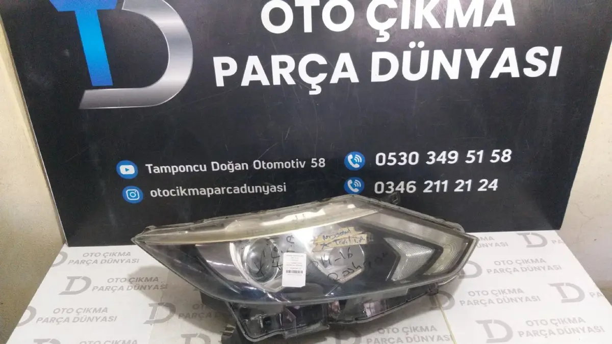 Nissan Qashqai Sağ Far 14-17
