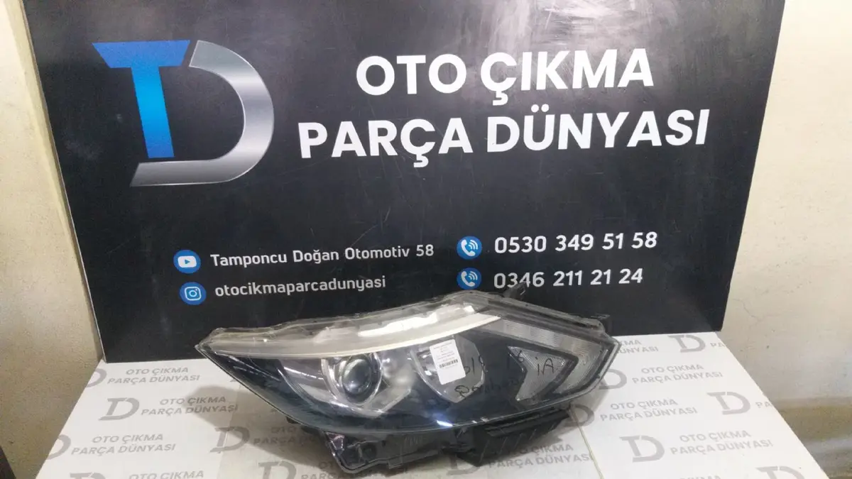 Nissan Qashqai Sağ Far 14-17