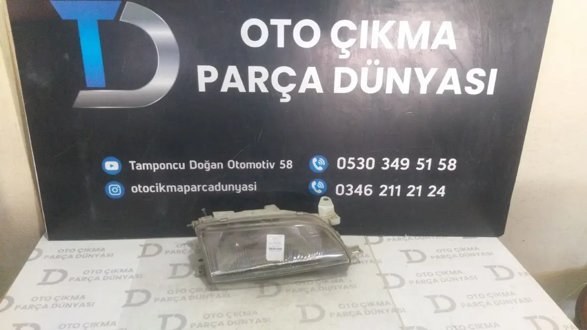 Toyota Corolla Sağ Far 93-99
