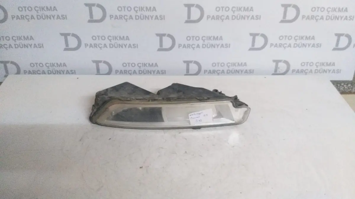 Volkswagen Passat Sağ Sis Farı