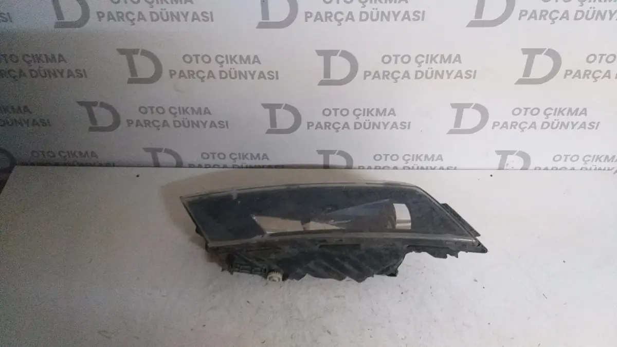 Skoda Süper B Sol Sis Farı