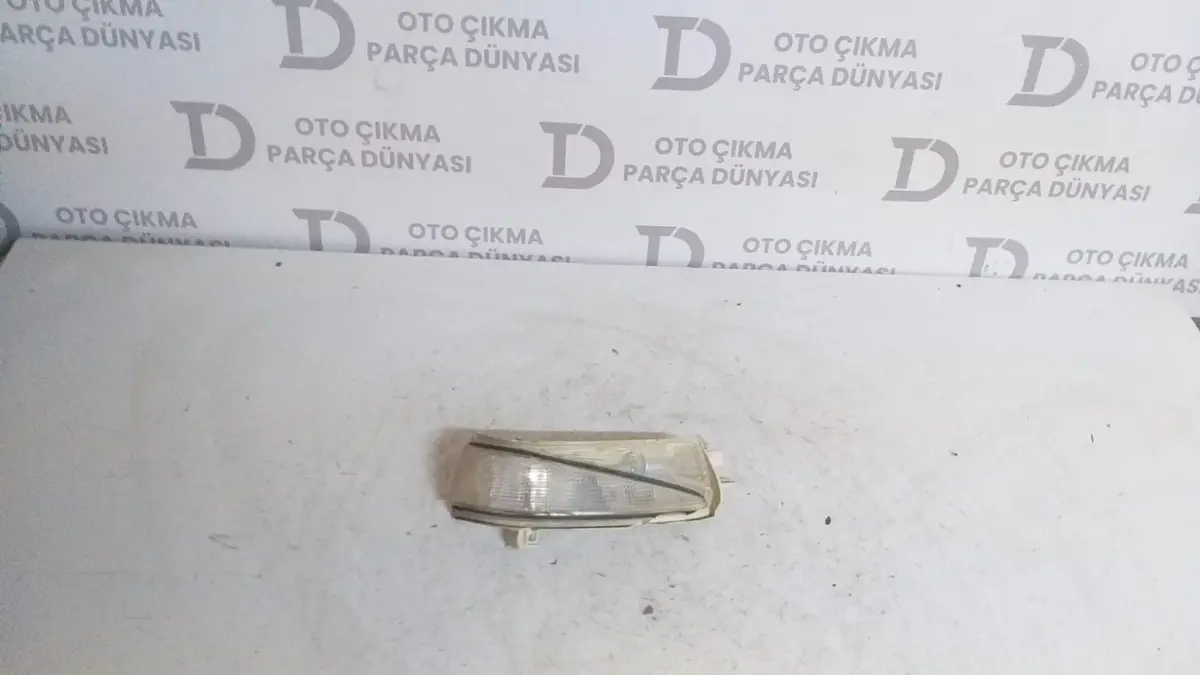 Honda Civic Sağ Taraf Ayna Sinyali