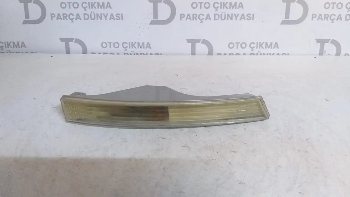Volkswagen Passat B 6 Tampon Sağ Sinyali
