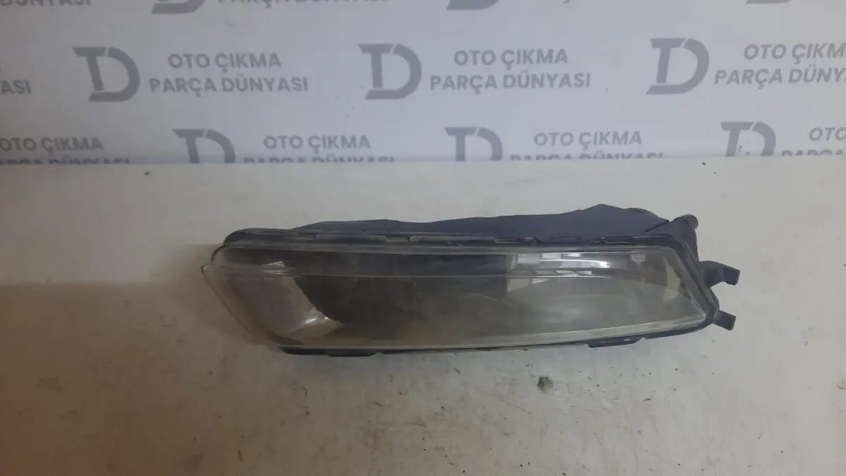 Volkswagen Passat B 7 Sağ Sis Farı
