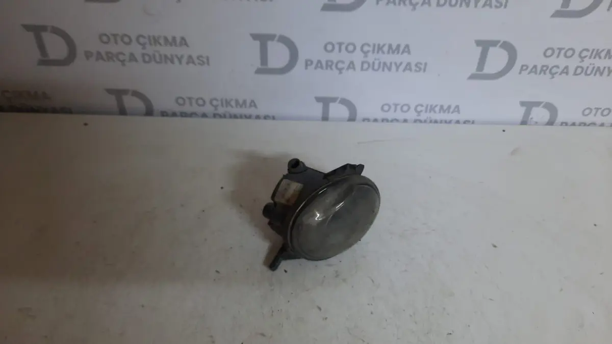 Toyota Auris Sağ Sis Farı