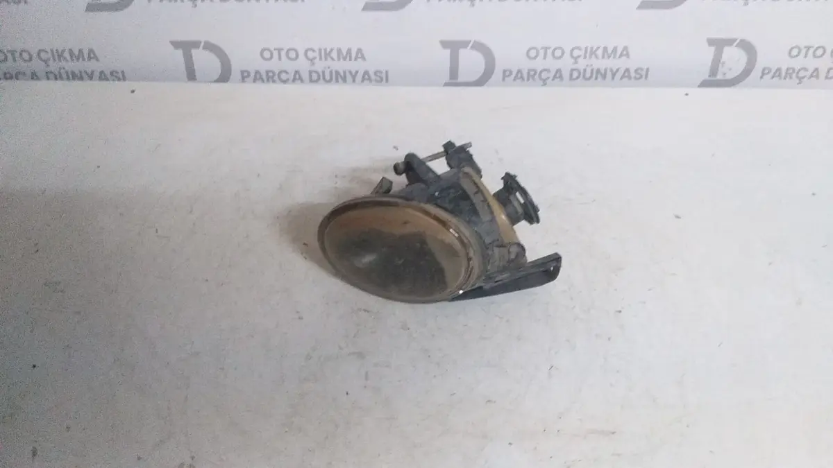 Volkswagen Passat B7 Sol Sis Farı