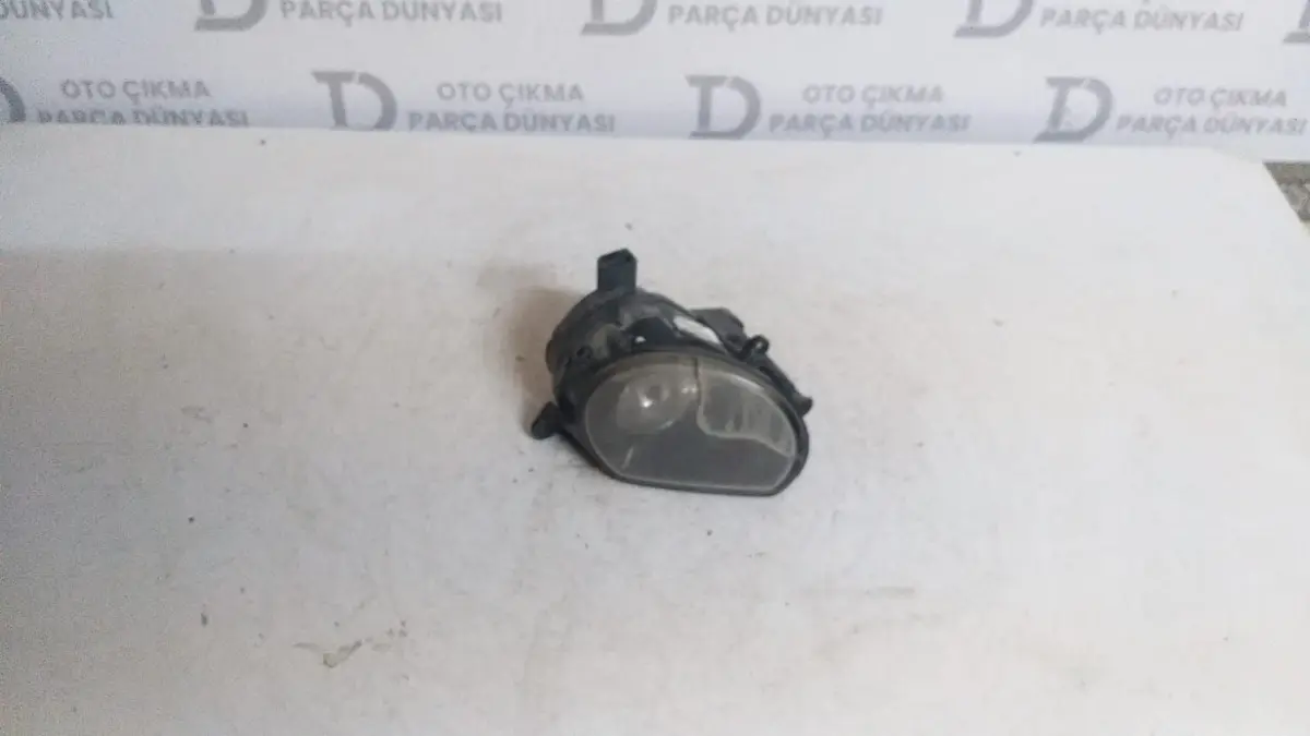 Audi A3 Sağ Sis Farı