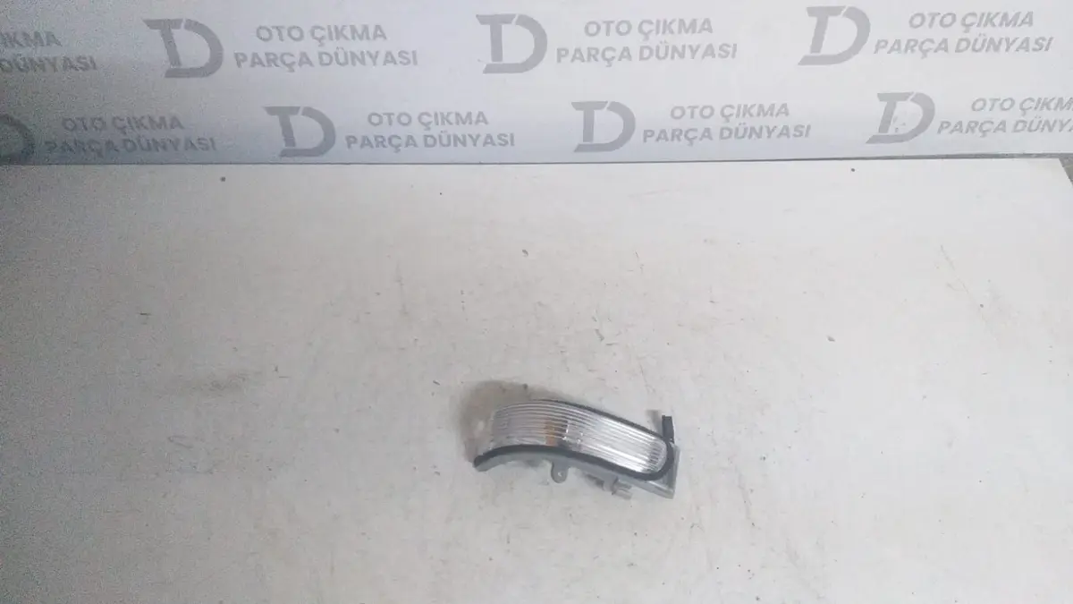 Toyota Corolla Sol Ayna Sinyali