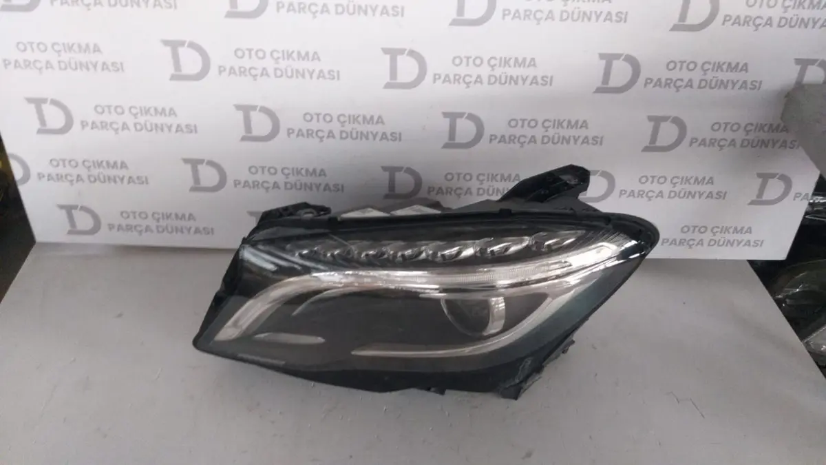 Mercedes Gla Serisi Sol Far W156