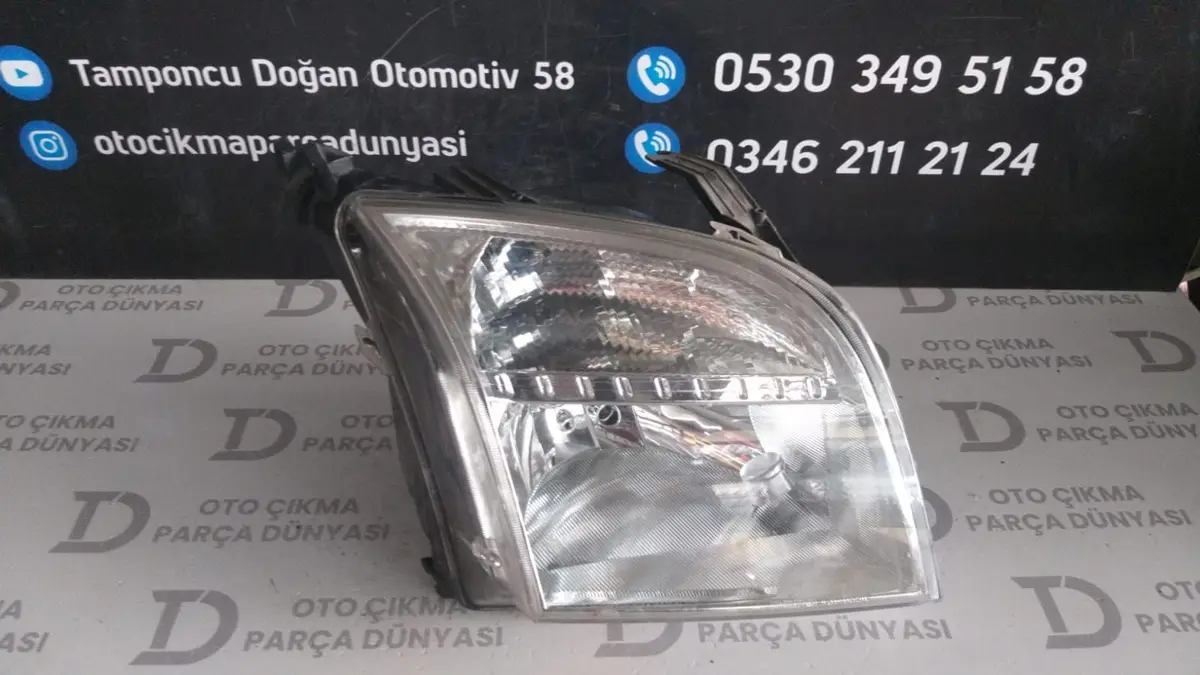 Ford Fusion Sağ Far