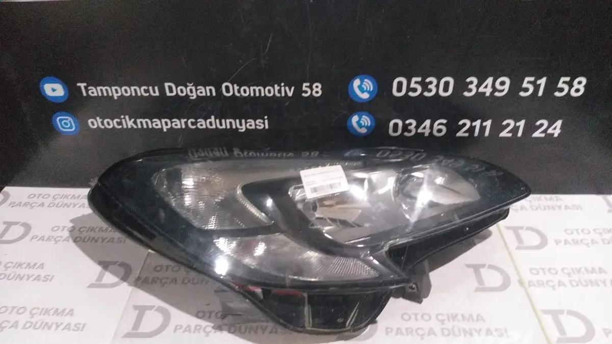 Opel Corsa E Sağ Far