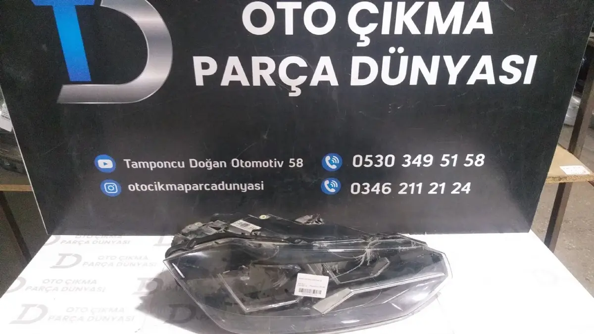 Volkswagen Polo Sol Far Cam Çatlak