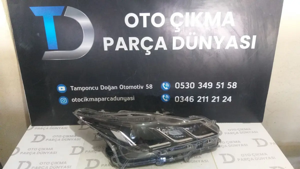 Toyota Corolla Sağ Far