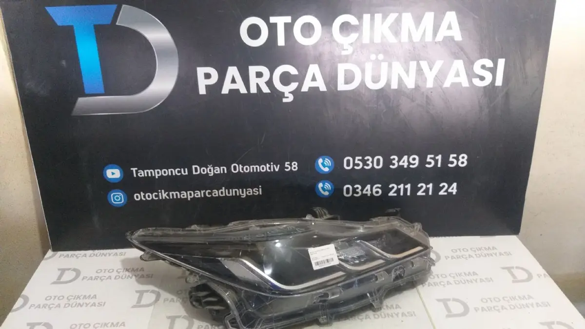 Toyota Corolla Sağ Far