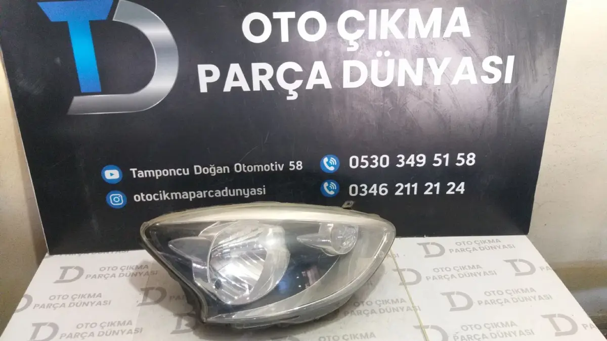 Nissan Micra Sağ Far