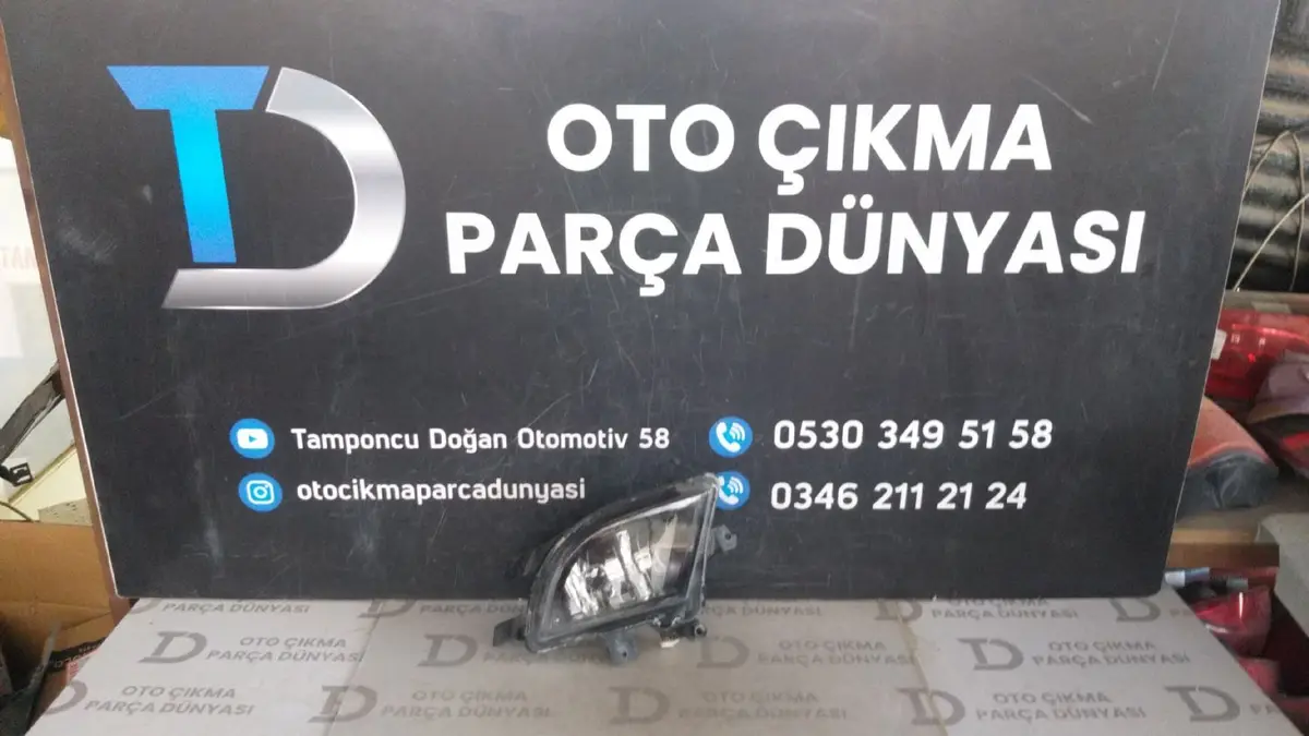 Volkkswagen Jetta Sağ Sis Farı