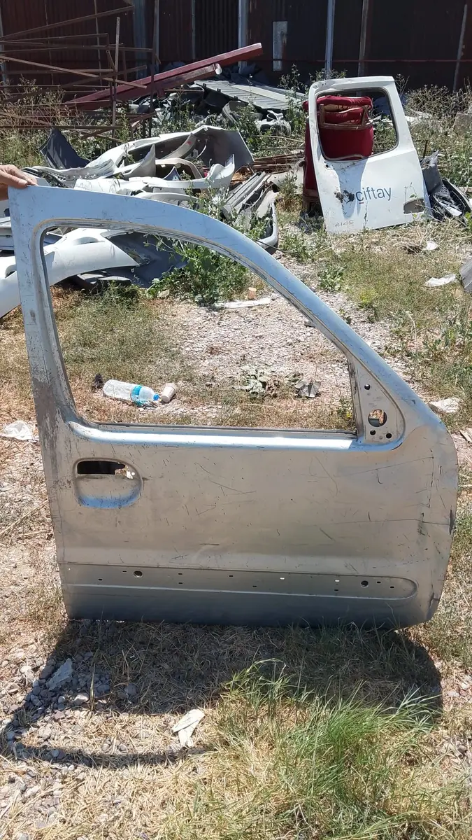 Renault Kangoo Sağ Ön Kapı 00-05