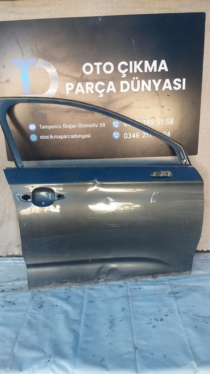Citroen C 4 Sağ Ön Kapı 05-11