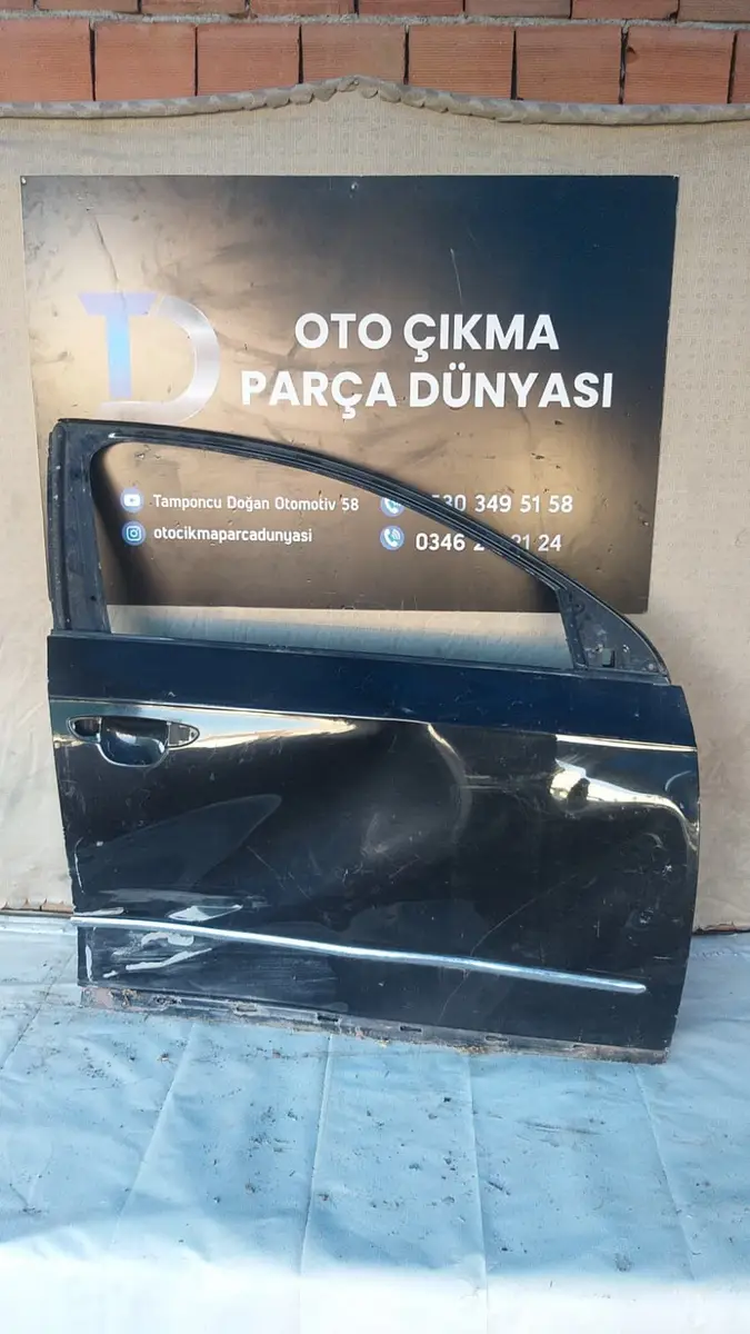 Volkswagen Passat B6 Sağ Ön Kapı 05-11