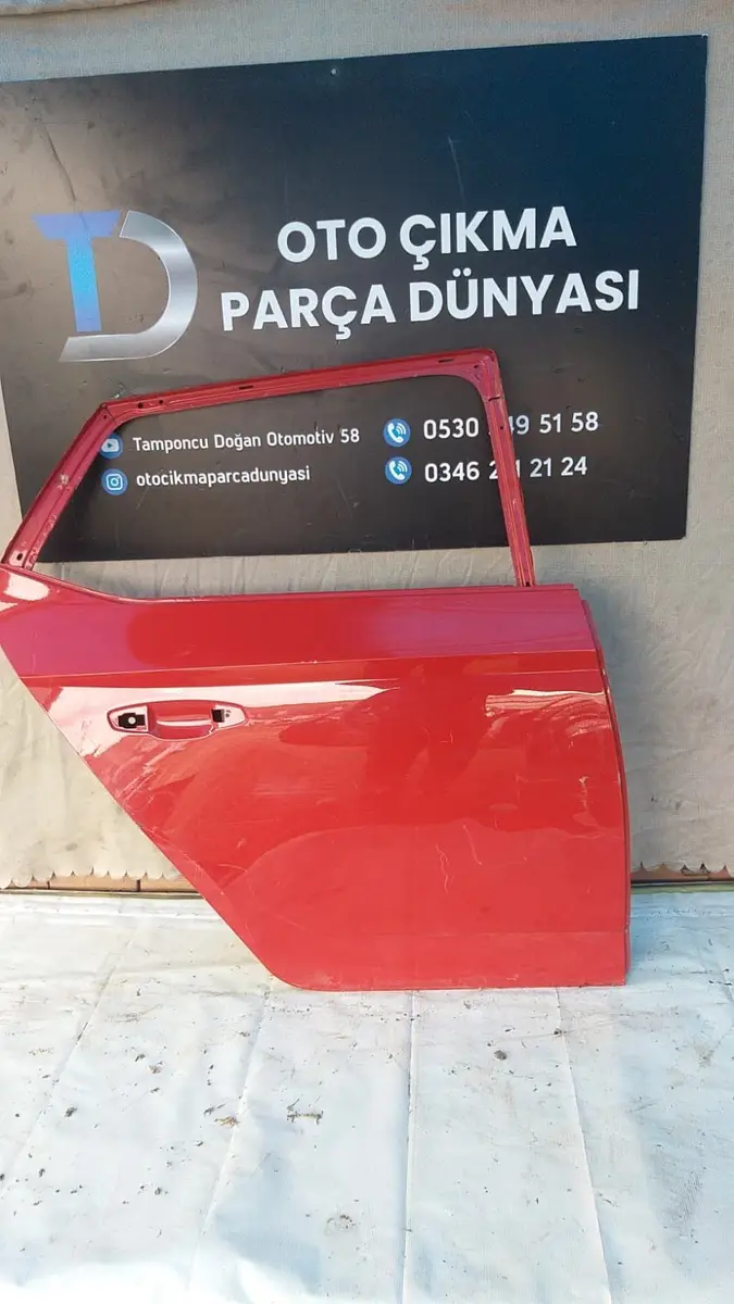 Skoda Rapid Sağ Arka Kapı 14-18