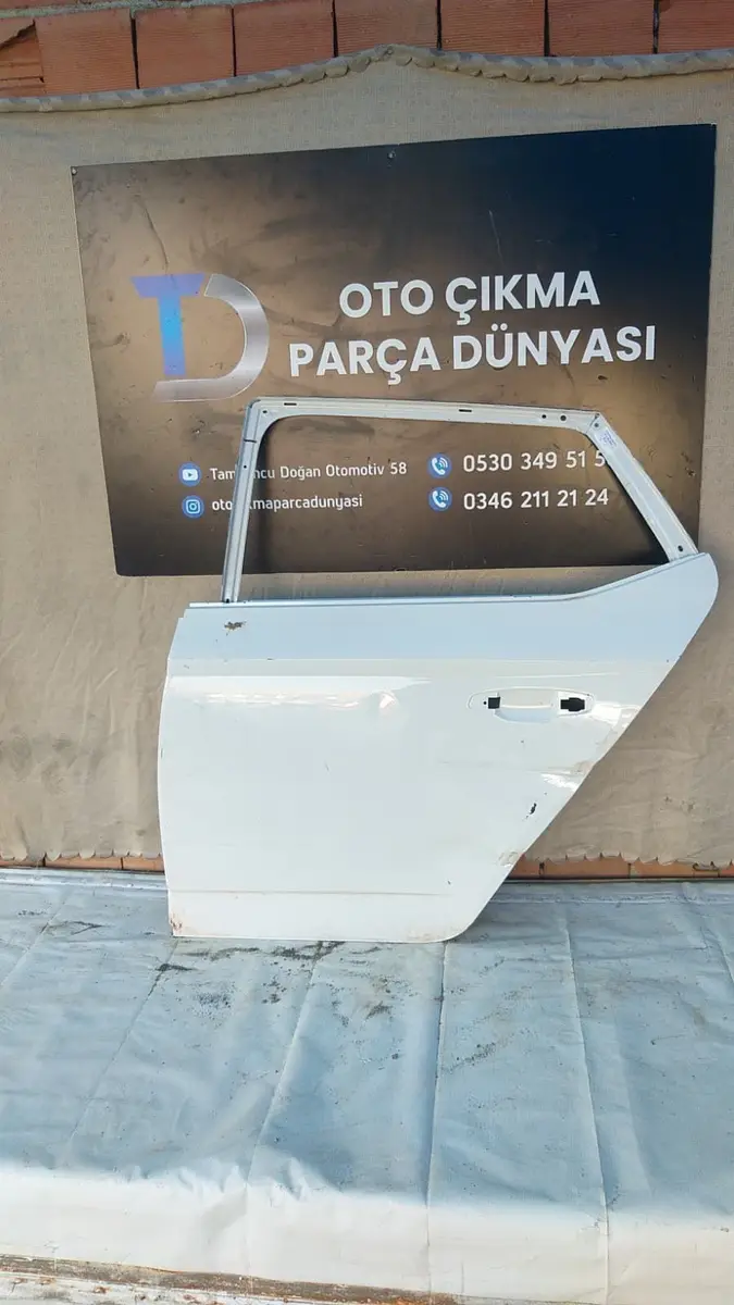 Skoda Rapid Sol Arka Kapı 16-18