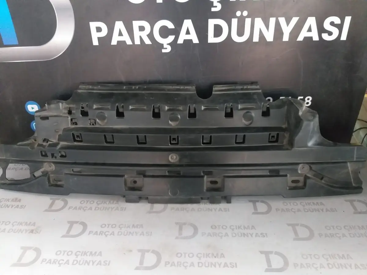 BMW M5 F90 Orta Tampon Braketi (17-20)
