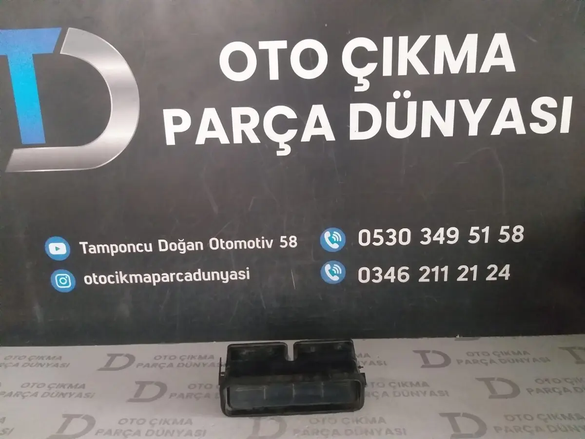 Nissan D21 Orta Havalandırma Izgarası