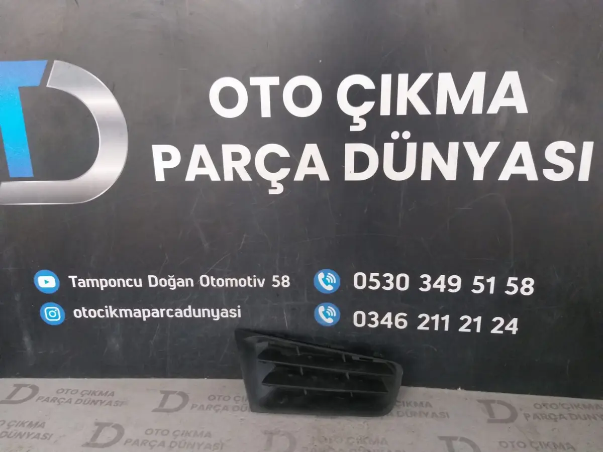 Renault Megane 2 Sağ Ön Tampon Izgarası