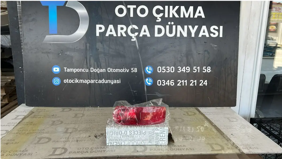 Clio 3 Grandtour Sağ Arka Tampon Reflektör Sis Lambası (2009-2012) 8200612622