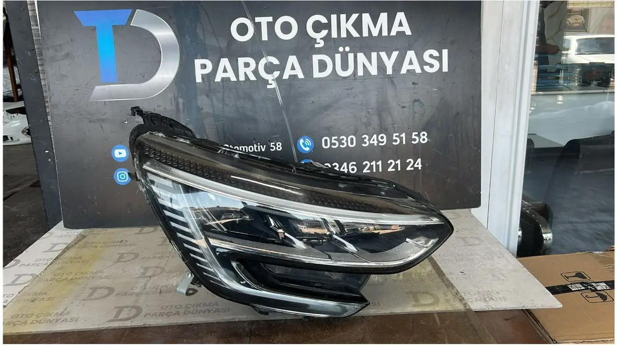 Renault Megane 4 Sağ Far