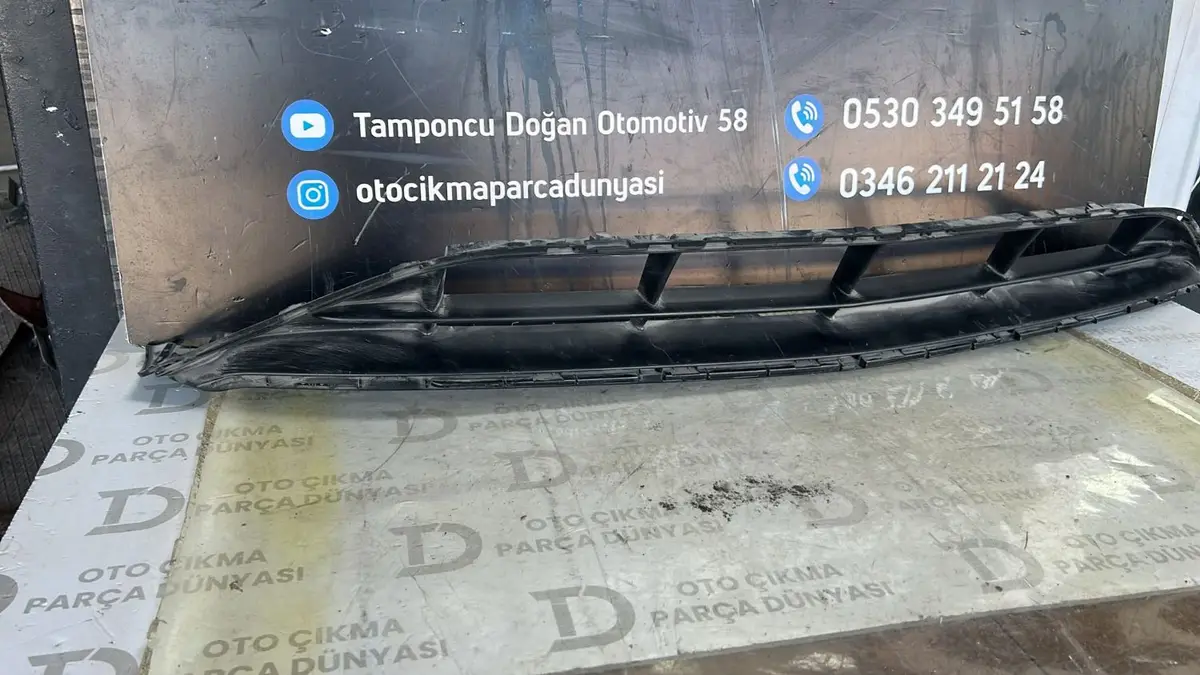 Mercedes A Serisi W177 Ön Tampon Orta Izgara