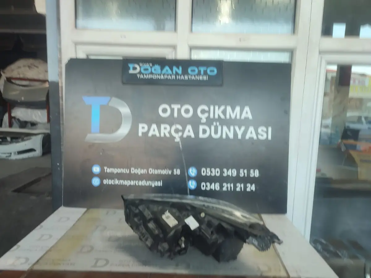 Opel Crossland X Sağ Far