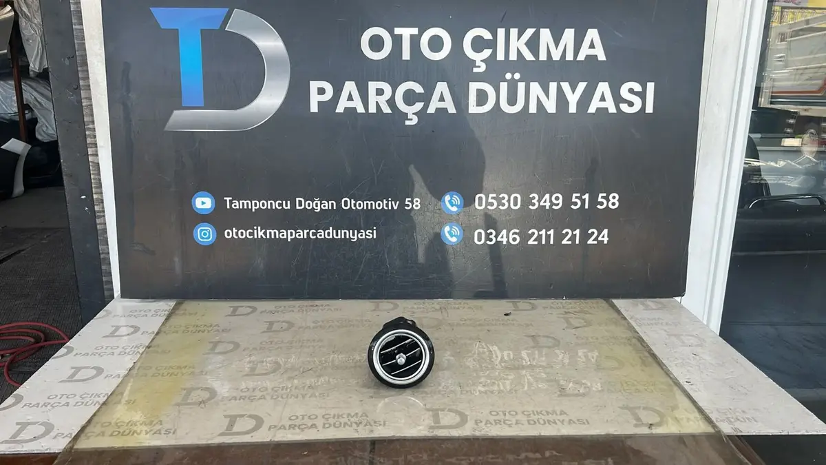 Mercedes Benz E Serisi Havalandırma Izgarası