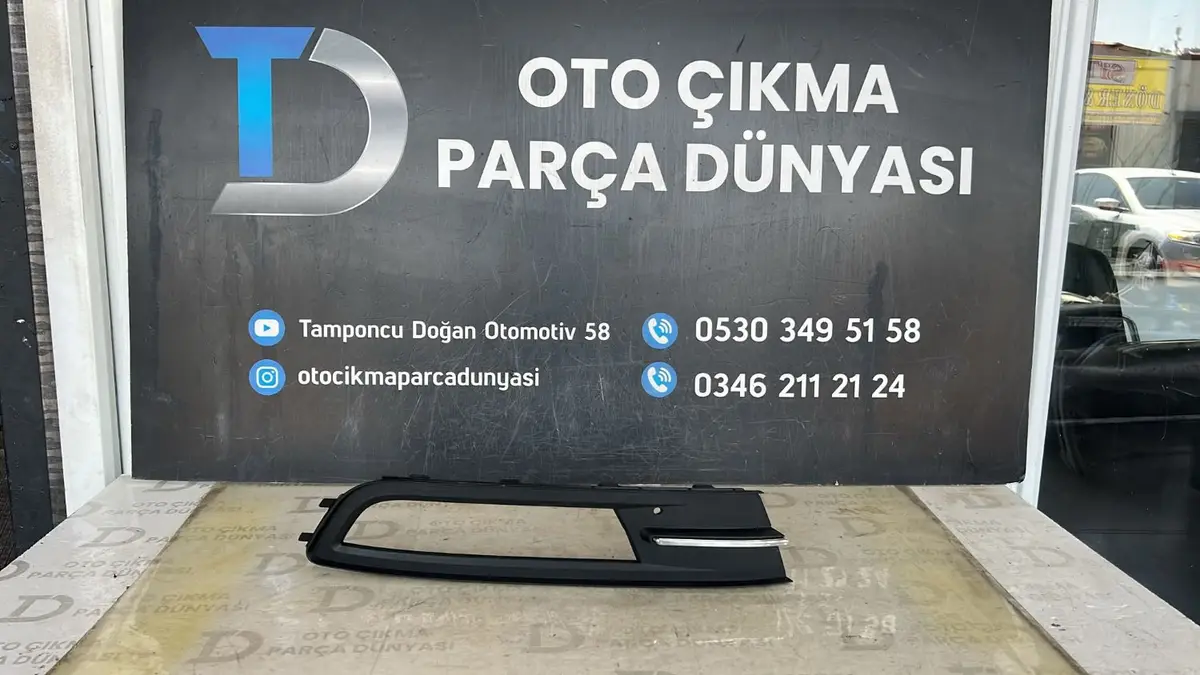VW Passat B8 Ön Tampon Sis Çerçevesi Sağ 2014- Yeni