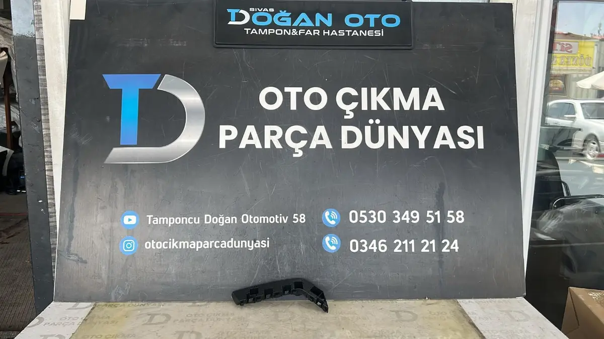 Honda Civic FD5 Sağ Ön Tampon Braketi