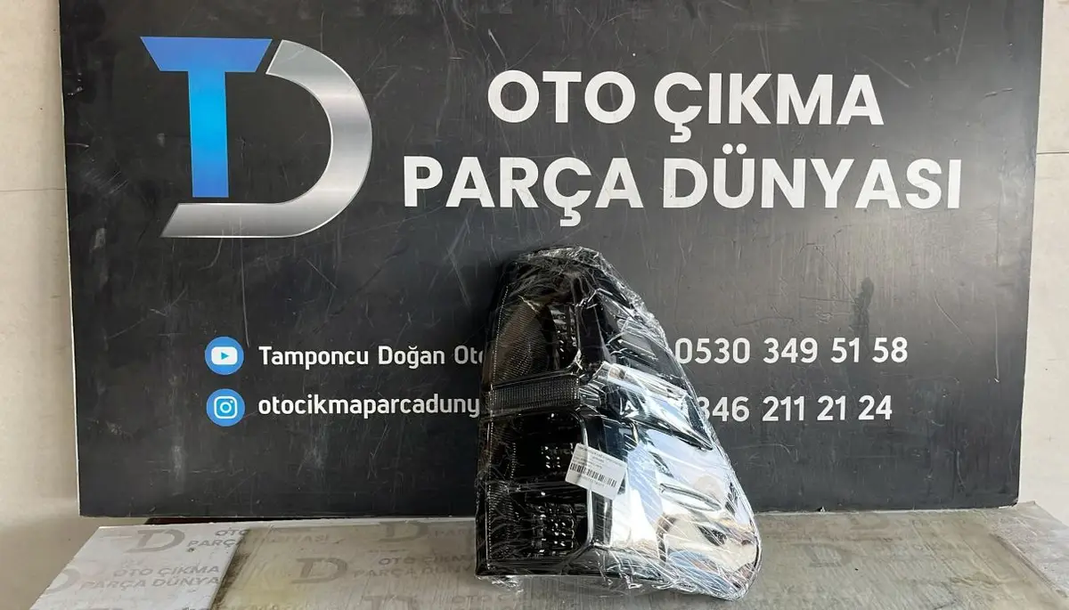 Toyota Hilux Sağ Stop(Eskiden Alınan)