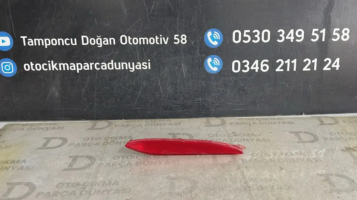 Hyundai I20 Arka Tampon Reflektörü