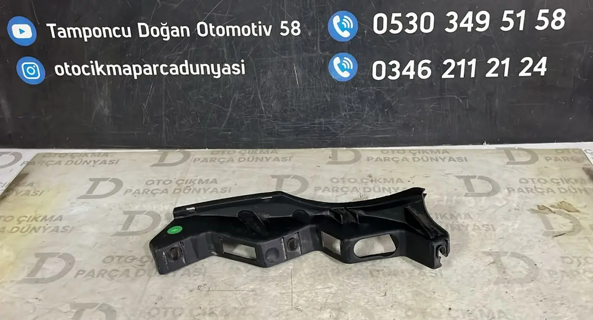Volkswagen Passat B6 Ön Sağ Tampon Far Altı Braketi