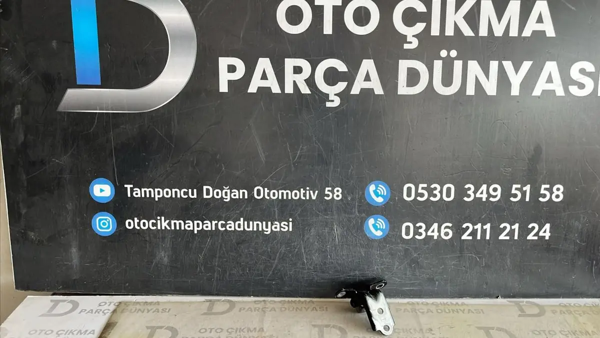 Toyota Yaris Sağ Kapı Menteşesi