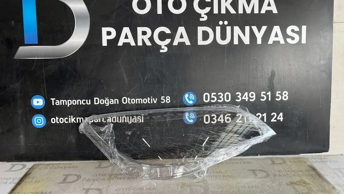 Opel Astra J Sağ Ön Far Camı