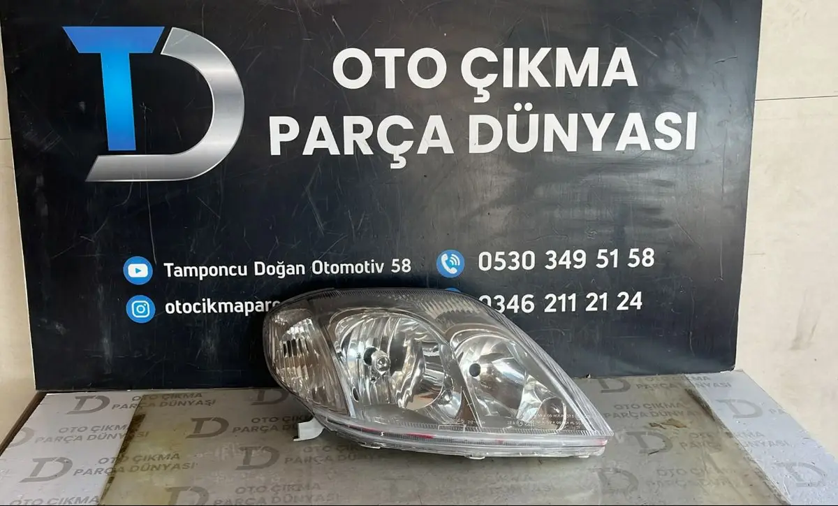 Toyota Corolla Sağ Ön Far 2004-2009